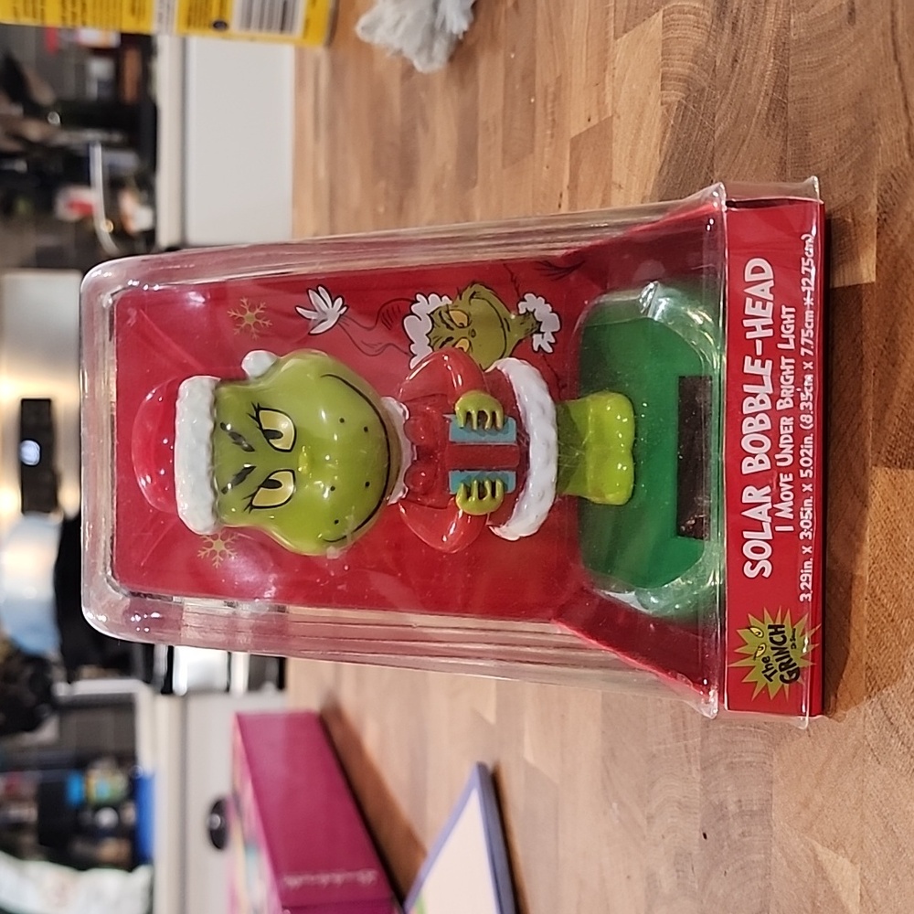 The Grinch Solar Bobble head